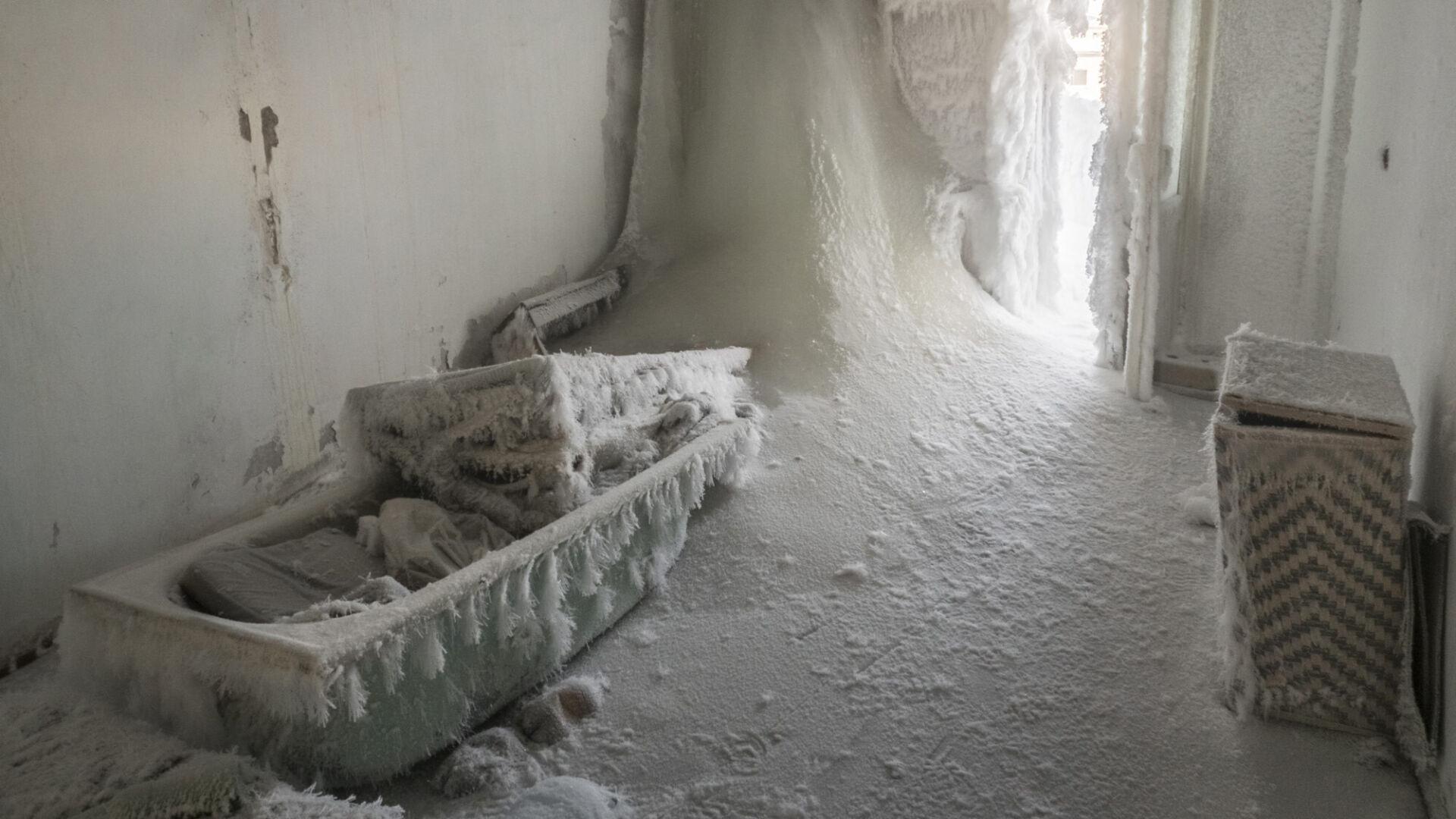 Inside Russia's deep frozen ghost towns